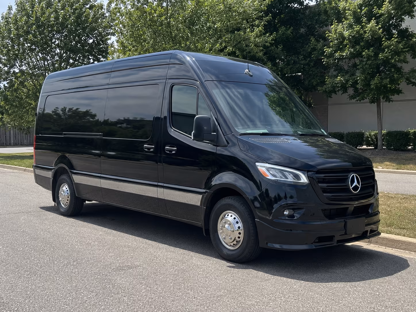 find the perfect transportation for your next airport transfer 4