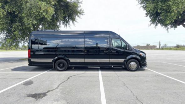 sprinter limousine jurupa valley